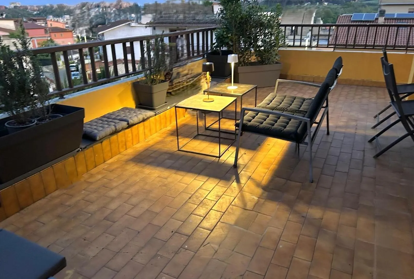 Grande Appartamento Su Due Livelli Con Terrazza Ρώμη